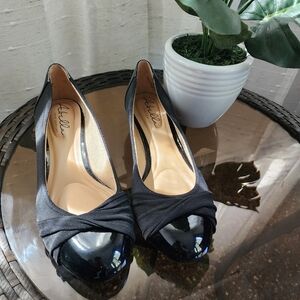 Abella Black Flats, size 8